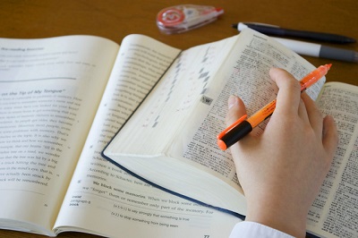 集中をさらに上げるヒント！勉強机はサイズを重視して